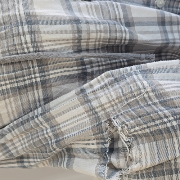 American Eagle Outfitters Gray and White Plaid Button-Down Shirt - Picture 4 of 7